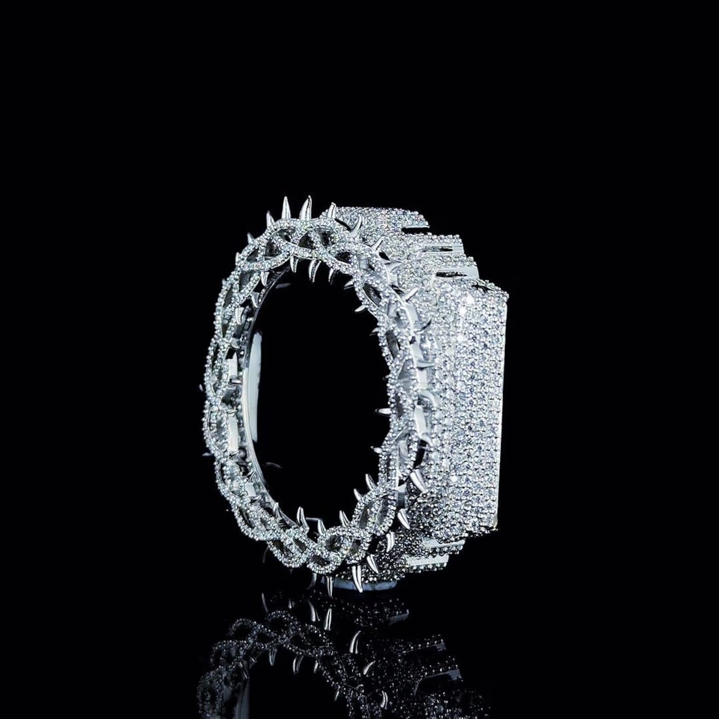 Boitier Casio G-Shock White Thorn Moissanite VVS1 - RichesWatch