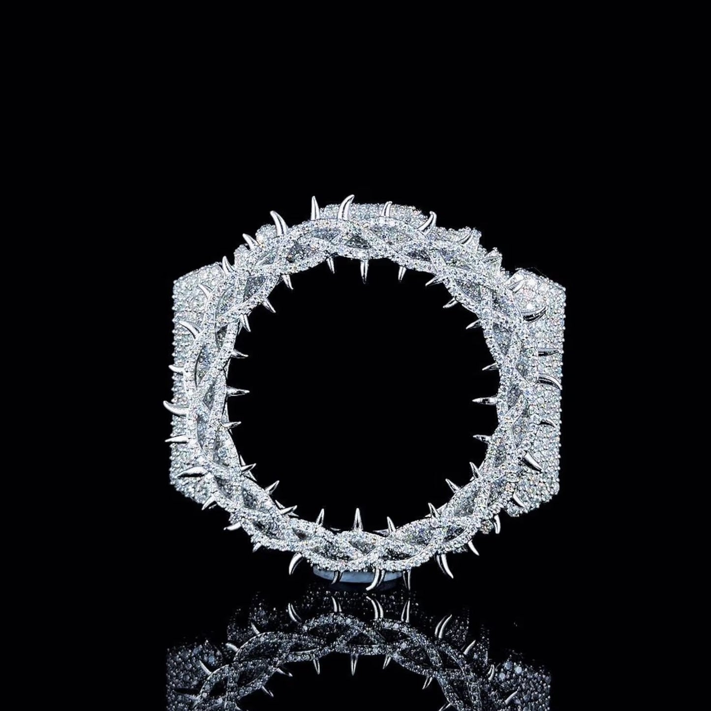 Boitier Casio G-Shock White Thorn Moissanite VVS1 - RichesWatch